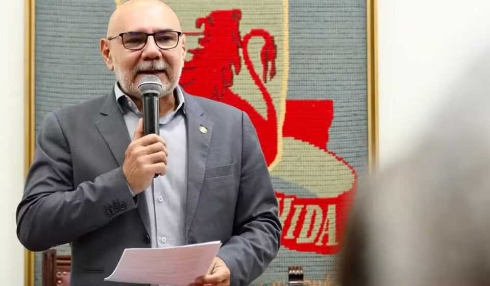 reitor-da-ufpe-estima-prejuizo-de-incendio-em-cerca-r$-100-milhoes