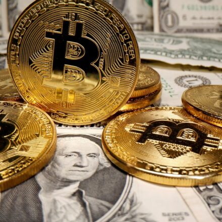 site-oferece-criptomoedas-por-posts-de-apoio-a-flavio-bolsonaro