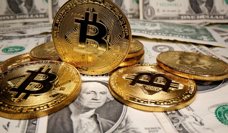 site-oferece-criptomoedas-por-posts-de-apoio-a-flavio-bolsonaro