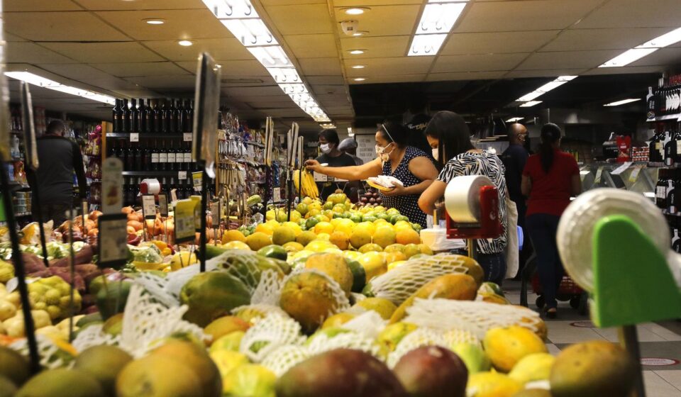 inpc,-inflacao-que-corrige-salarios,-acumula-4,29%-em-12-meses