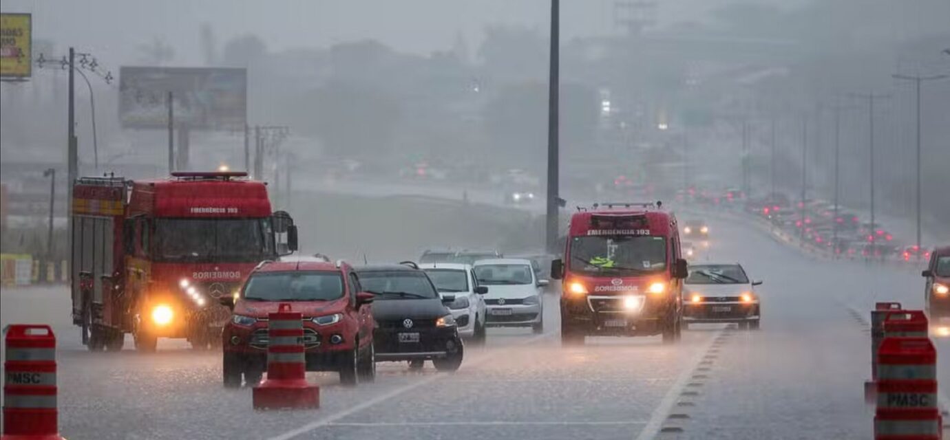 previsao-do-tempo:-tempestade-no-sul-com-formacao-de-ciclone-na-costa