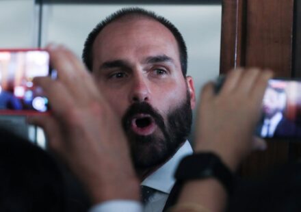 eduardo-bolsonaro-consta-em-lista-de-pena-pendente-de-cumprimento
