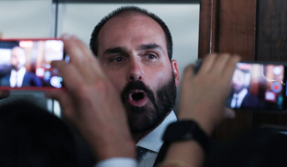 eduardo-bolsonaro-consta-em-lista-de-pena-pendente-de-cumprimento