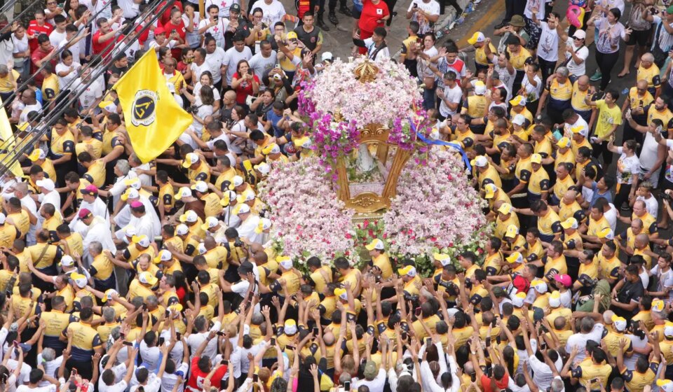 fe-e-esperanca-reunem-fieis-no-cirio-de-nazare-de-belem