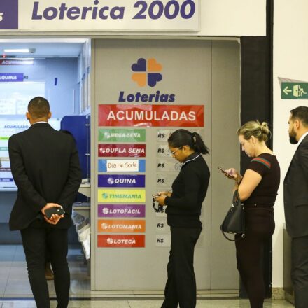 mega-sena-sorteia-premio-acumulado-em-r$-112-milhoes-neste-domingo