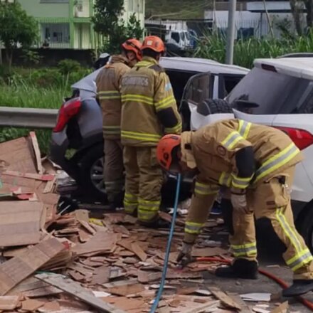 acidente-na-br-393,-no-rj,-deixa-cinco-mortos-e-nove-feridos