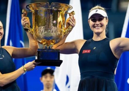 dupla-de-stefani-fatura-wta-1000-de-pequim,-o-5o-titulo-na-temporada