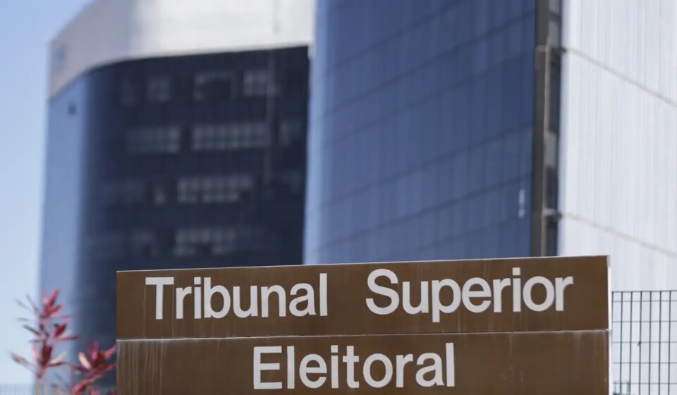 tse-barra-anuncios-de-lula-acusando-flavio-de-ser-contra-escala-6×1