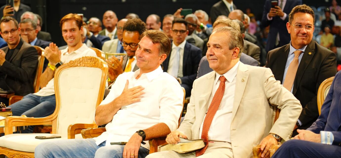 flavio-passa-domingo-reunido-com-prefeitos-e-vereadores-de-sao-paulo