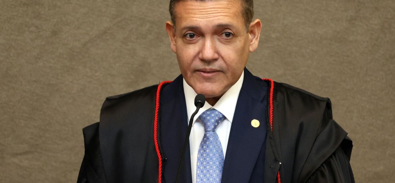 tse-atende-flavio-e-manda-suspender-canal-do-whatsapp-exercito-do-lula