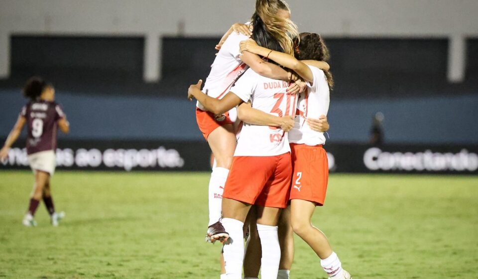 copa-do-brasil:-bragantino-abre-vantagem-sobre-ferroviaria-nas-quartas