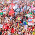 milhares-ocupam-copacabana-em-ato-pela-democracia-e-em-apoio-a-lula