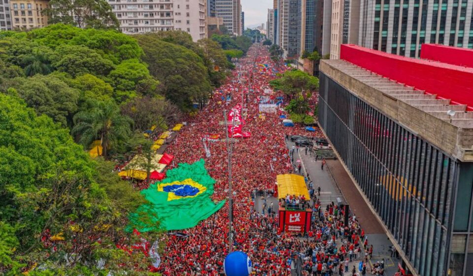 campanha-de-lula-aciona-tse-apos-post-falso-sobre-comicio-na-paulista