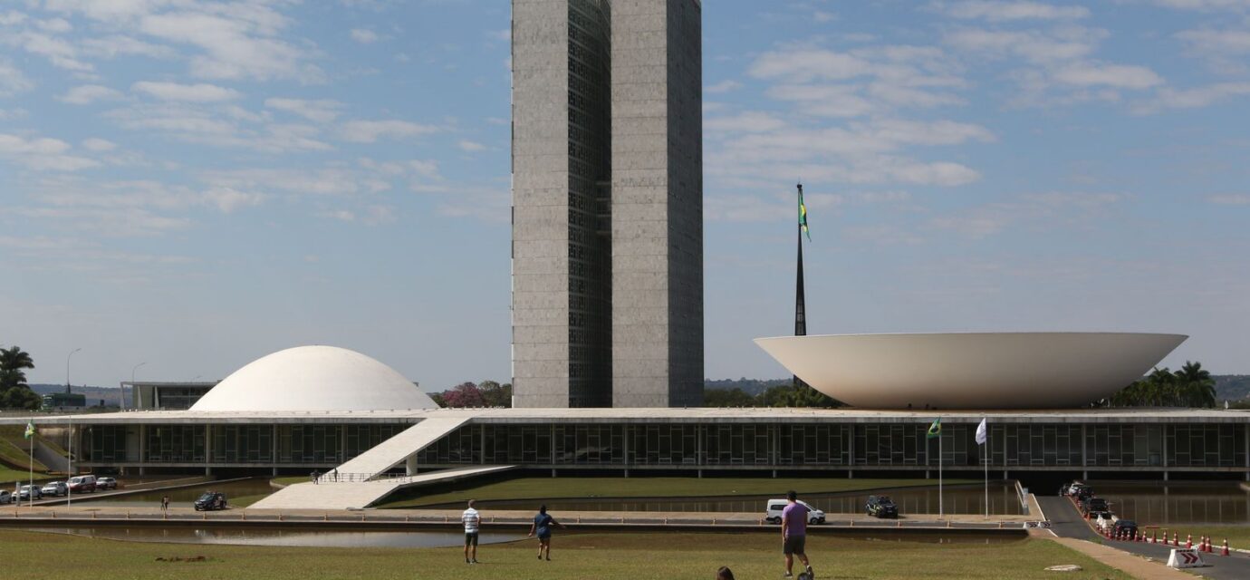 calendario-especial-pode-acelerar-votacao-da-pec-do-fim-da-escala-6×1