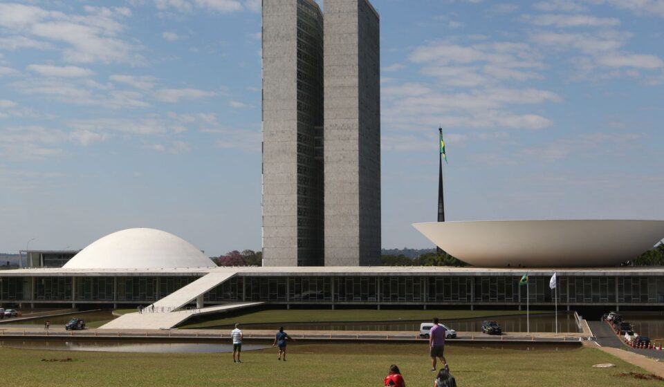 calendario-especial-pode-acelerar-votacao-da-pec-do-fim-da-escala-6×1