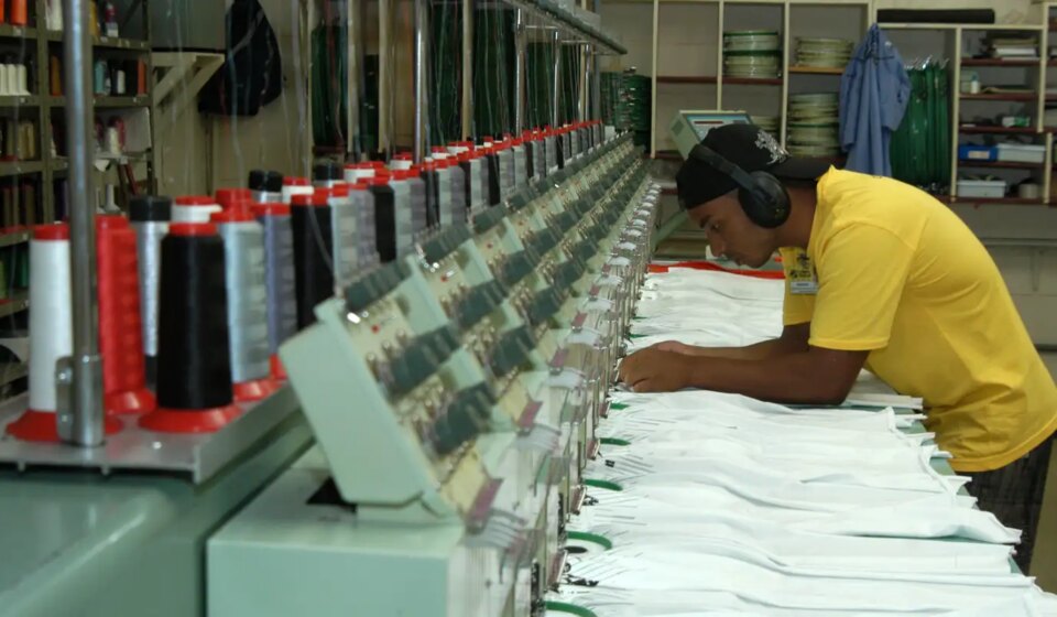 confianca-da-industria-sobe-em-outubro,-mas-setor-segue-pessimista