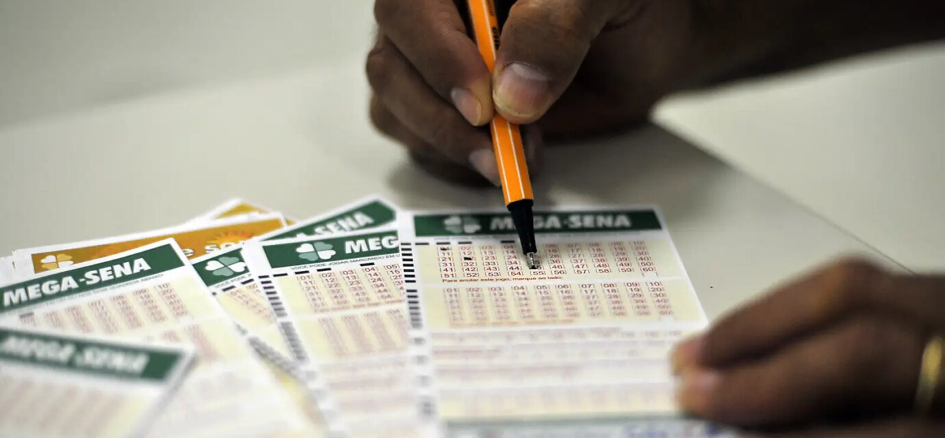 mega-sena-acumula-para-r$-170-milhoes;-confira-os-numeros-sorteados