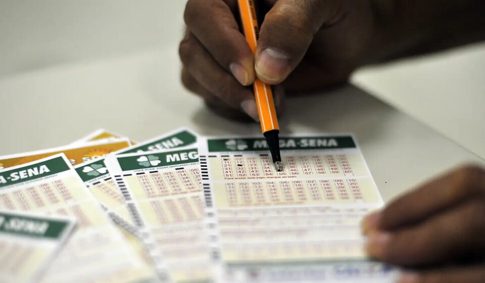 mega-sena-acumula-para-r$-170-milhoes;-confira-os-numeros-sorteados