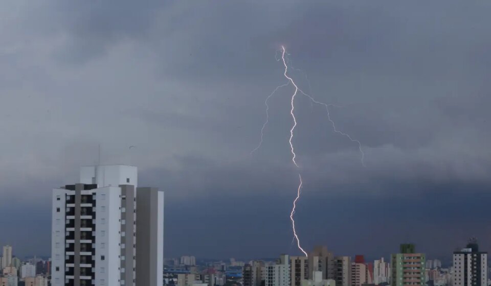 sao-paulo-tera-mais-chuvas-fortes-no-fim-da-tarde-desta-quinta-(15)