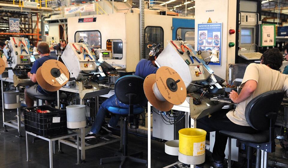 atividade-economica-tem-alta-de-0,3%-em-agosto,-mostra-ibc-br
