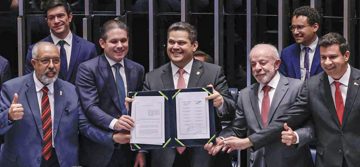 alcolumbre-homenageia-paim-no-fim-da-6×1;-entenda-motivo