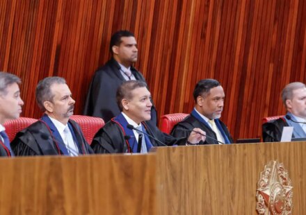 tse-define-regras-para-canais-de-whatsapp-durante-a-campanha