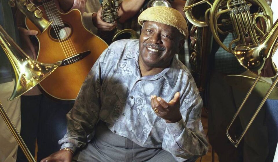 ouro-negro:-espetaculo-em-recife-celebra-os-100-anos-de-moacir-santos