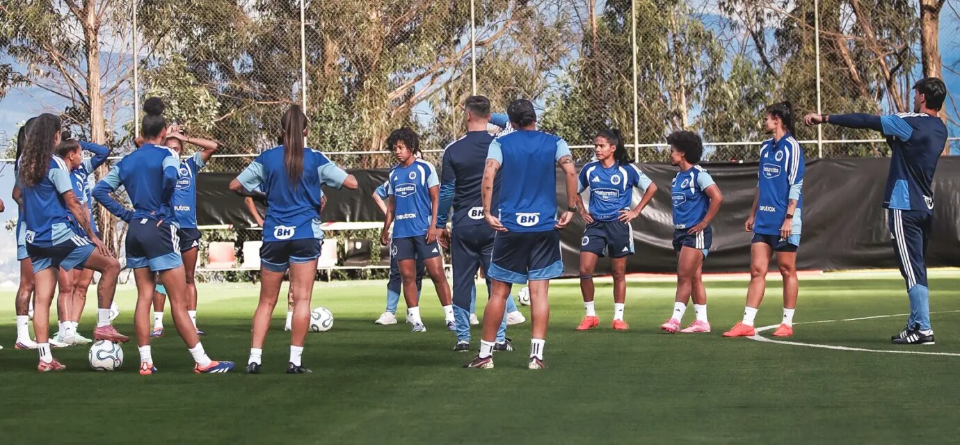 libertadores-feminina:-cruzeiro-resiste-a-altitude-e-vence-na-estreia