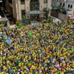 Campanha de Flávio Bolsonaro realiza manifestação na Paulista campanha-de-flavio-bolsonaro-realiza-manifestacao-na-paulista