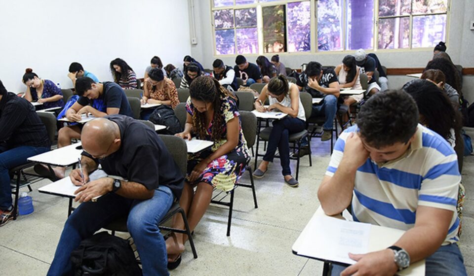 provas-de-portugues-para-estrangeiros-comecam-nesta-terca-feira