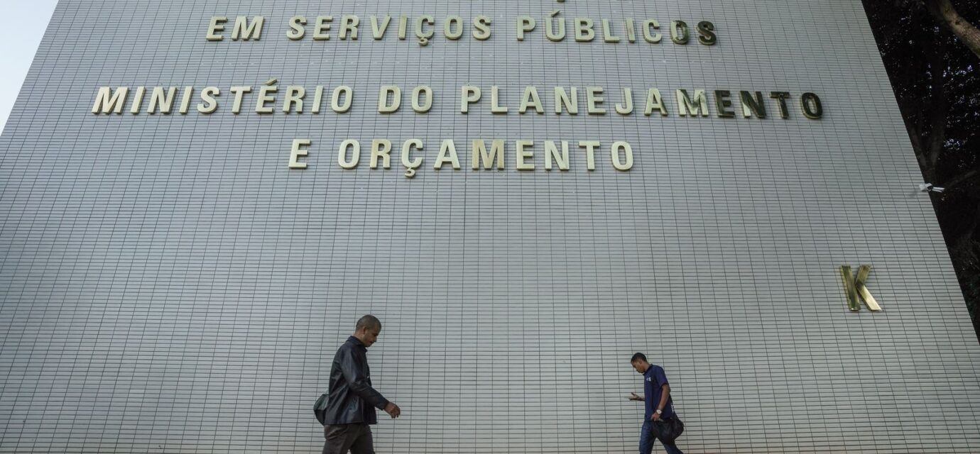 governo-pretende-realocar-r$-20-bilhoes-no-orcamento-de-2027