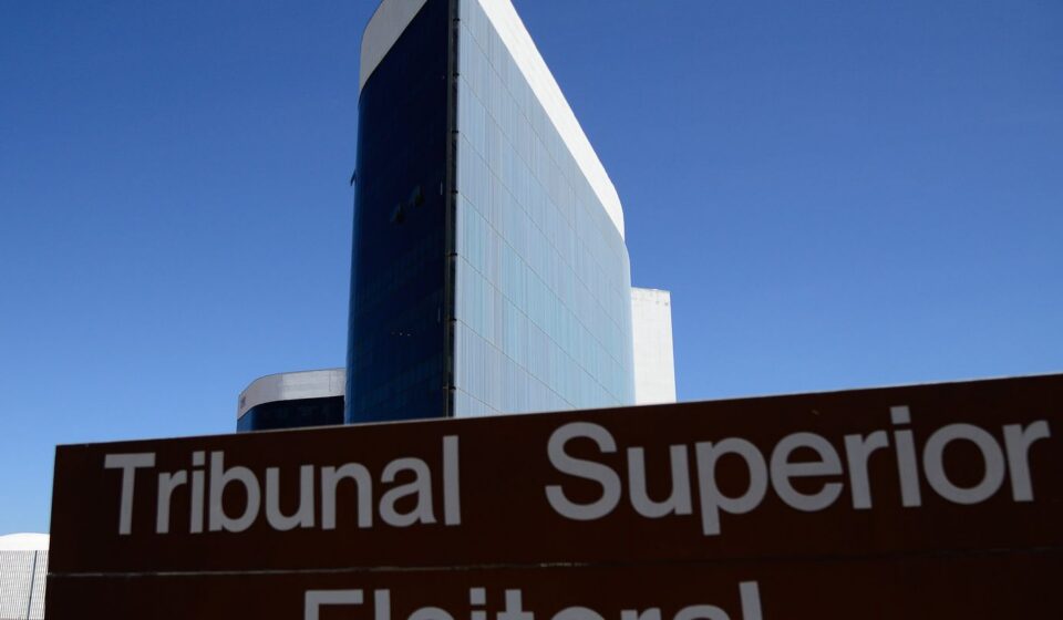 tse-estuda-desativar-canais-politicos-no-whatsapp-48h-antes-da-eleicao