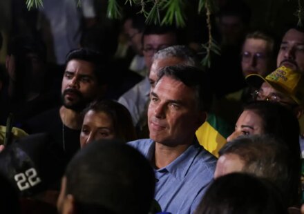 flavio-bolsonaro-impoe-condicoes-para-liberar-sigilos