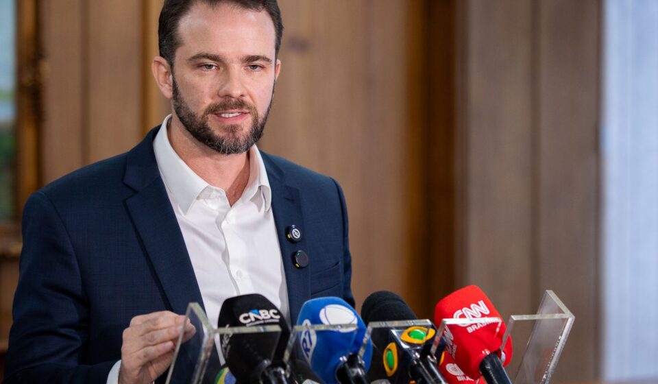 previsao-de-superavit-no-orcamento-de-2027-esta-mantida,-diz-durigan