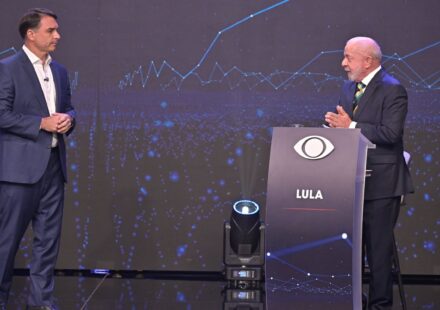 mendonca-diz-que-flavio-e-lula-podem-divulgar-sigilos