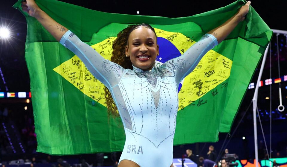 rebeca-andrade-conquista-o-tri-no-mundial-de-ginastica-na-holanda