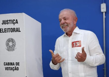 lula-vota-e-enaltece-mobilizacao-popular:-“nunca-vi-nada-igual”