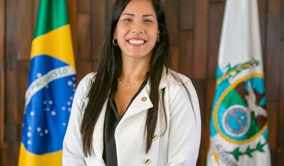 justica-proibe-deputada-de-incentivar-demissao-de-opositores