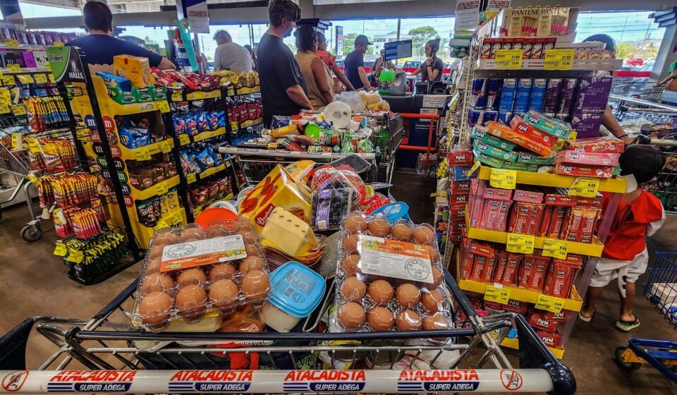 consumo-de-alimentos-cresce-apos-proibicao-das-bets-no-pais,-diz-abras