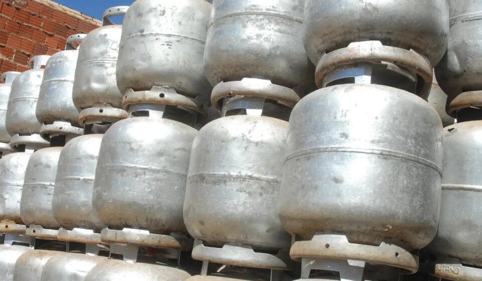 justica-bloqueia-r$-327-mi-do-cv-por-venda-ilegal-de-gas-de-cozinha