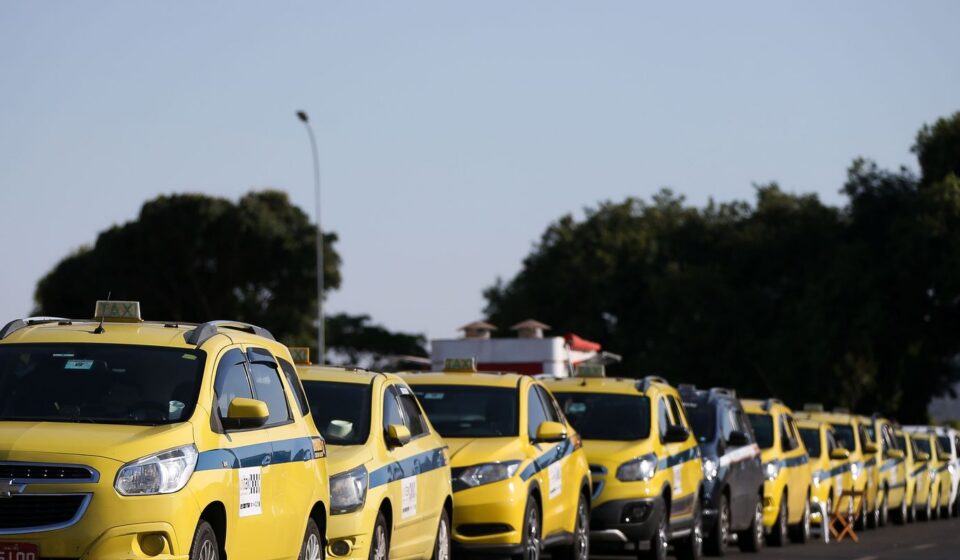 governo-autoriza-contrato-de-r$-30-bi-para-motoristas-de-aplicativos