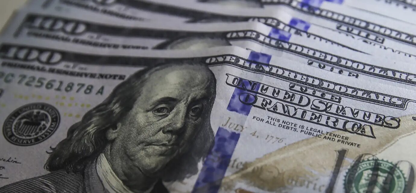 dolar-sobe-0,76%-e-fecha-a-r$-5,39-em-dia-de-cautela