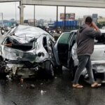 motorista-infarta-e-engavetamento-de-20-veiculos-deixa-feridos-no-rio
